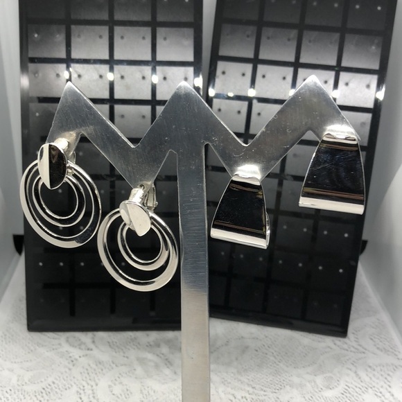 Bundle lot 2 modernist style geometric earrings Napier and Avon - Picture 2 of 6